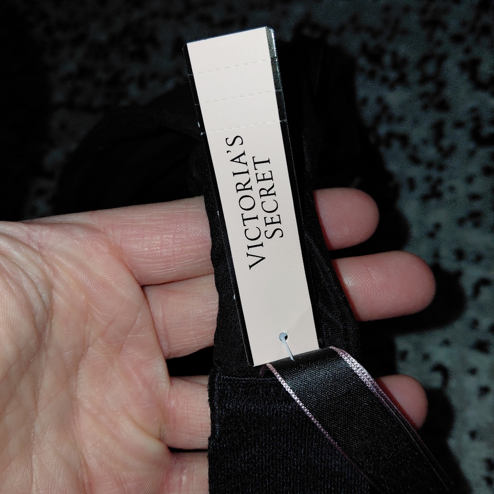 NWT Victoria's Secret Body by Victoria Unlined Demi Bra 32DD Solid Black - Picture 12 of 16